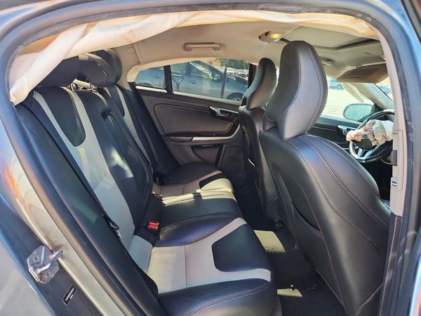 2017 VOLVO S60 CROSS COUNTRY Platinum