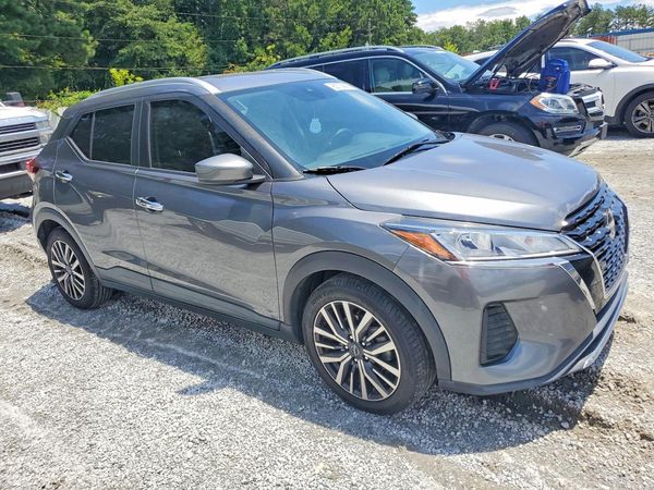 2022 NISSAN KICKS SV