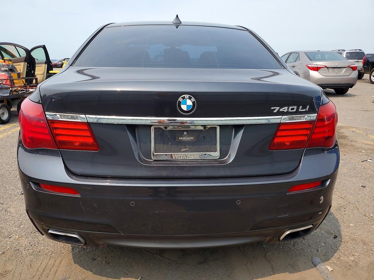 2013 BMW 740