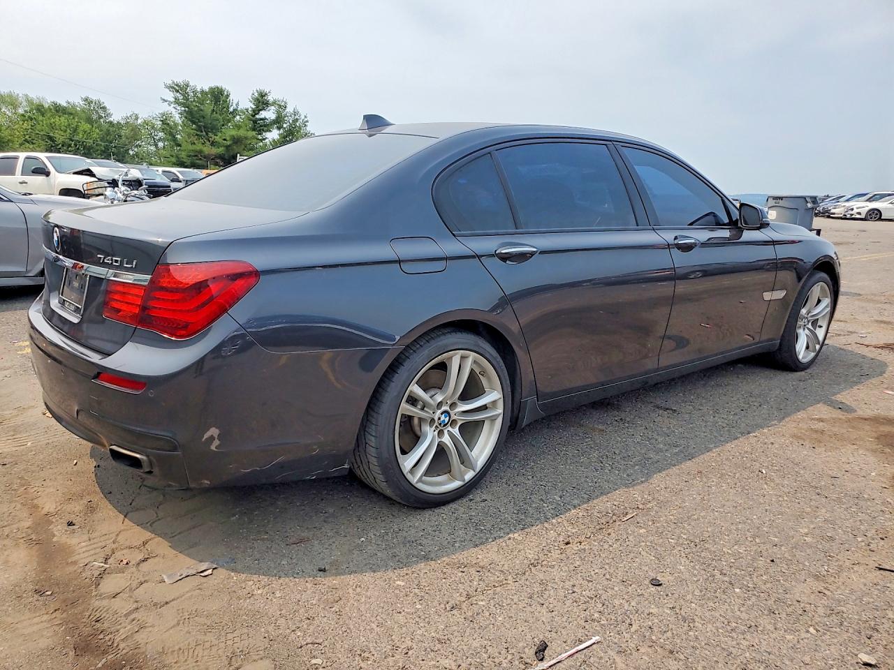 2013 BMW 740