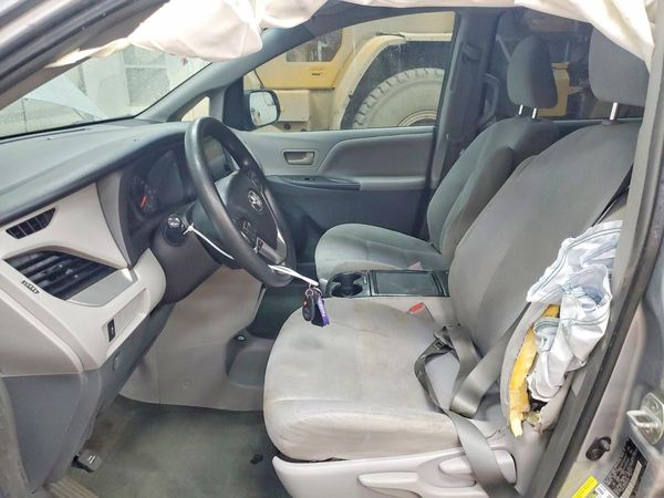 2015 TOYOTA SIENNA