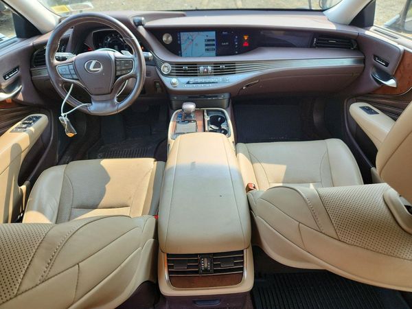 2018 LEXUS LS 500
