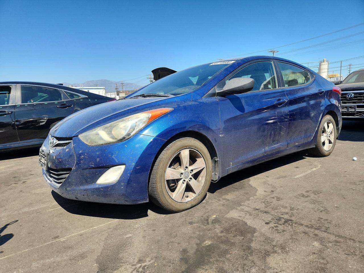2013 HYUNDAI ELANTRA — Front 3/4