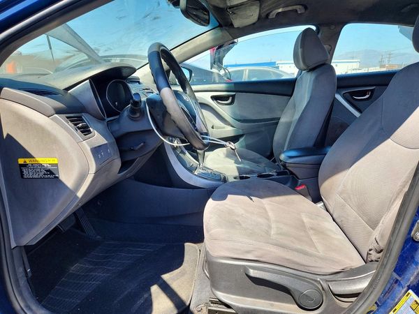 2013 HYUNDAI ELANTRA — DENT