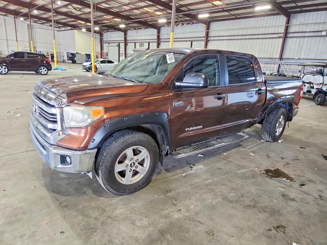 2017 TOYOTA TUNDRA SR5