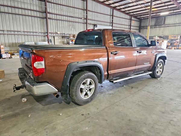 2017 TOYOTA TUNDRA SR5