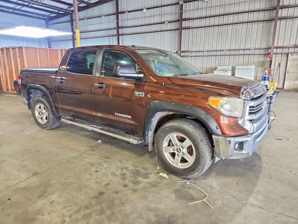 2017 TOYOTA TUNDRA SR5