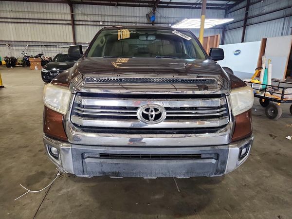 2017 TOYOTA TUNDRA SR5