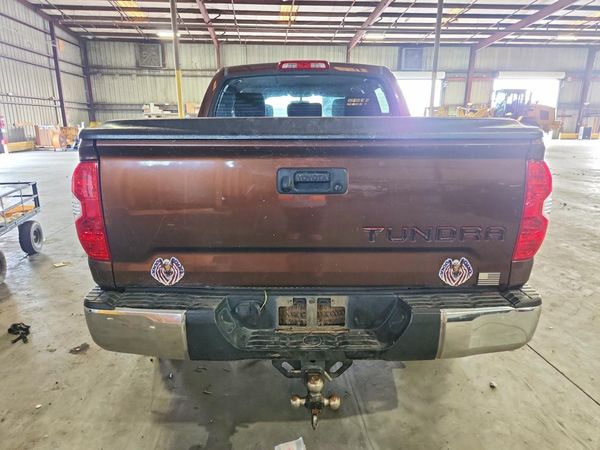 2017 TOYOTA TUNDRA SR5