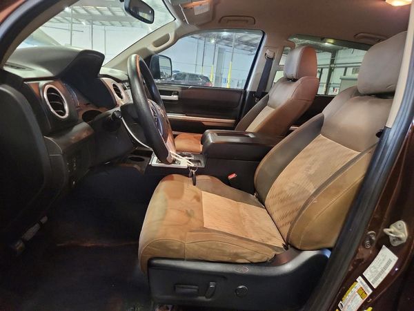 2017 TOYOTA TUNDRA SR5