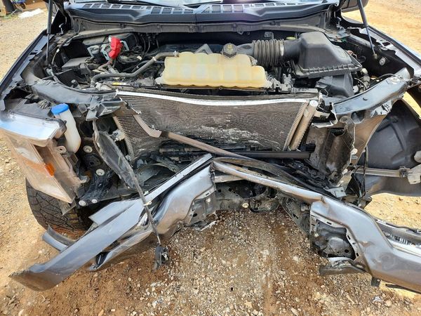 2022 FORD F150 SuperCrew — Engine bay