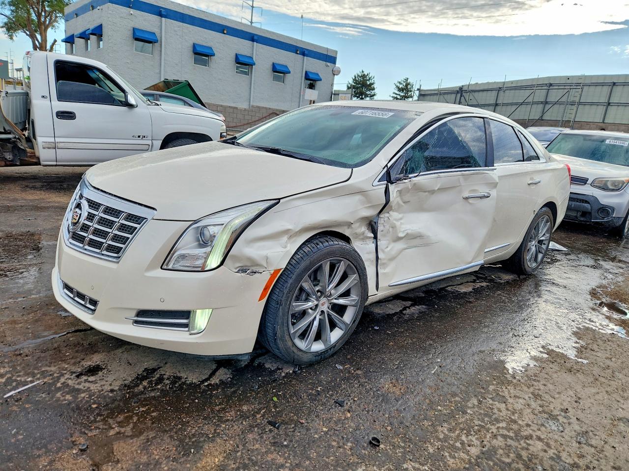 2013 CADILLAC XTS Luxury