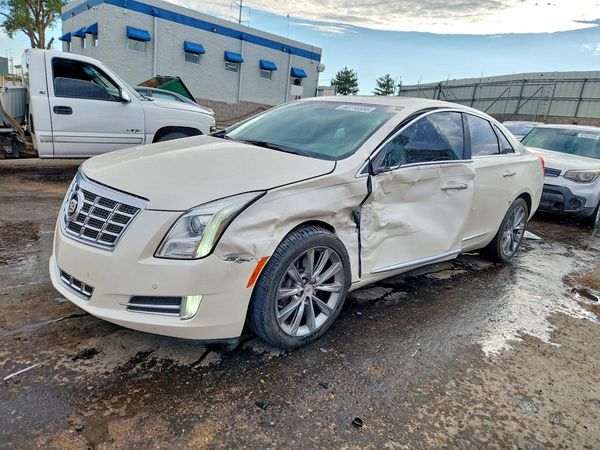 2013 CADILLAC XTS Luxury