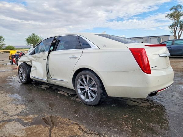2013 CADILLAC XTS Luxury