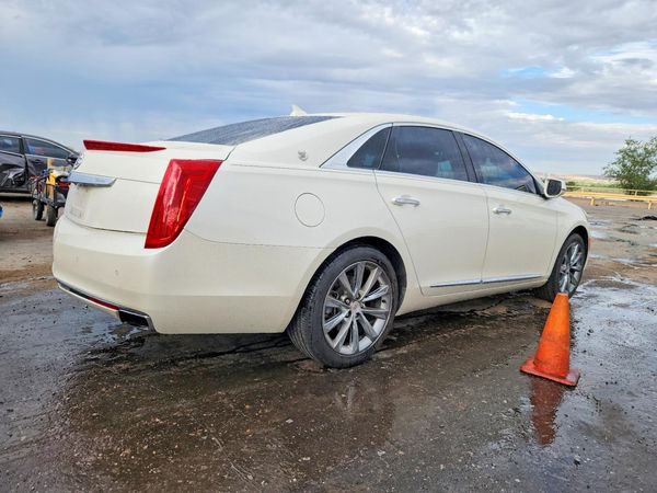 2013 CADILLAC XTS Luxury