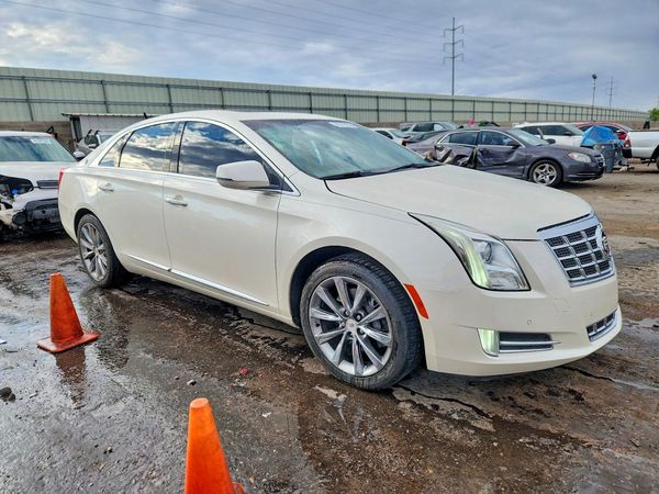 2013 CADILLAC XTS Luxury