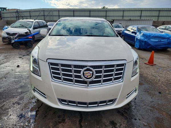 2013 CADILLAC XTS Luxury