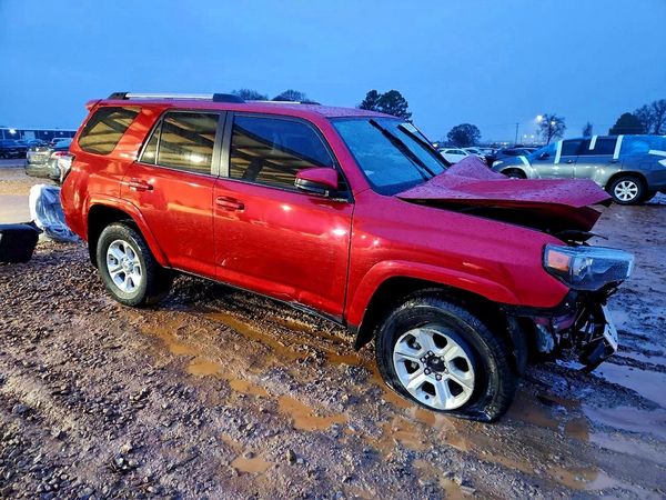 2023 TOYOTA 4RUNNER SR5