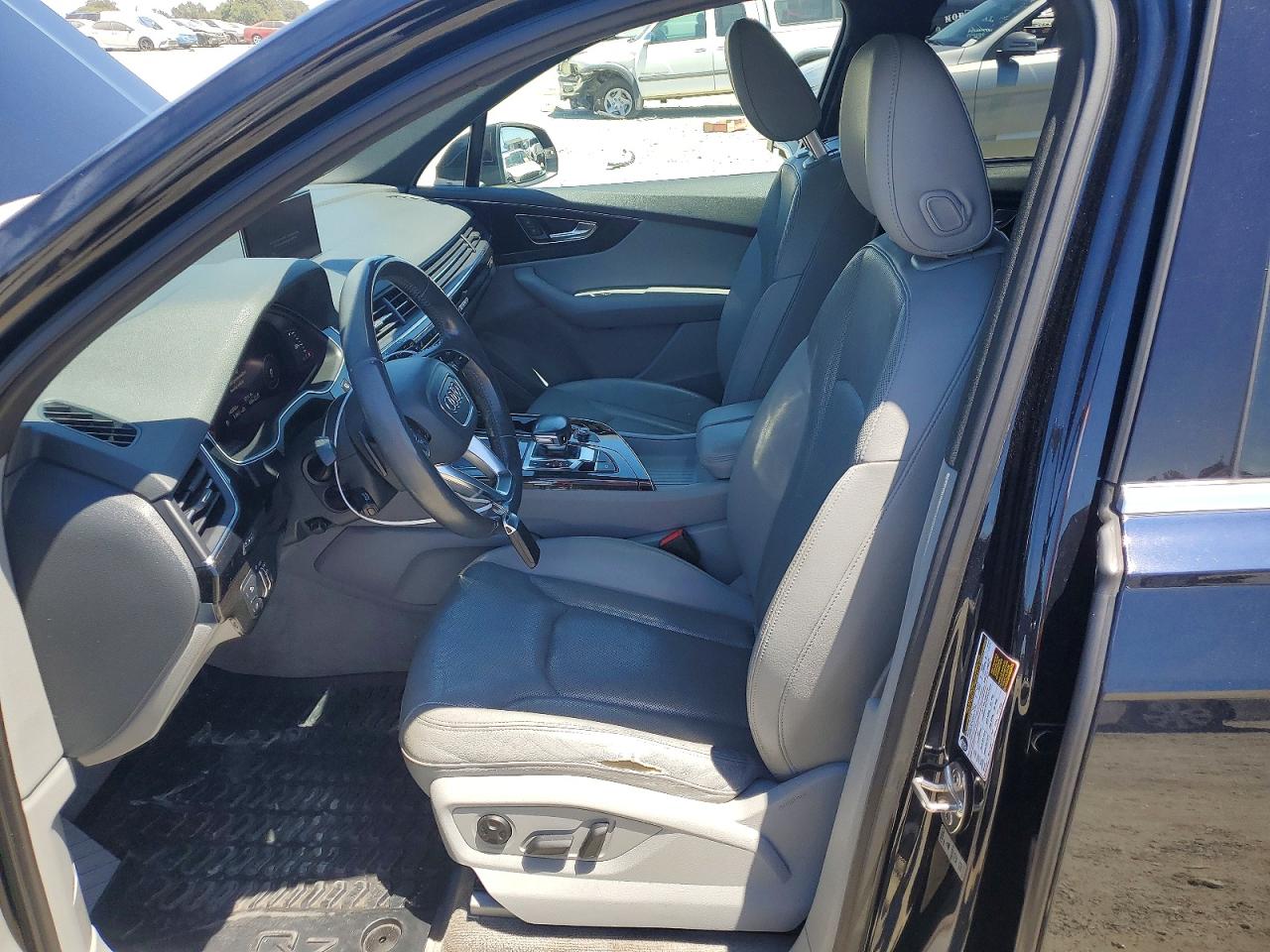 2017 AUDI Q7 quattro Premium Plus