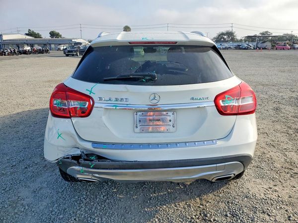 2016 MERCEDES-BENZ GLA GLA250-4M