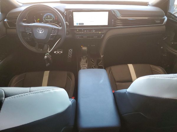 2025 TOYOTA CAMRY