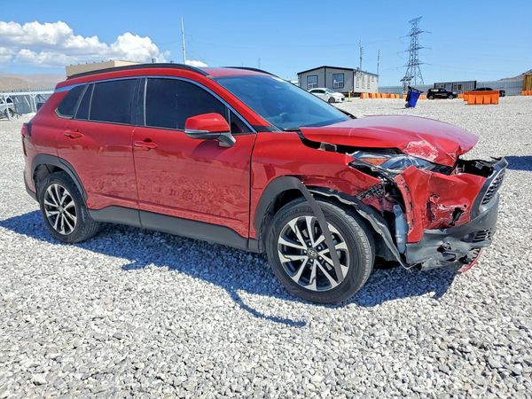 2023 TOYOTA COROLLA CROSS XLE