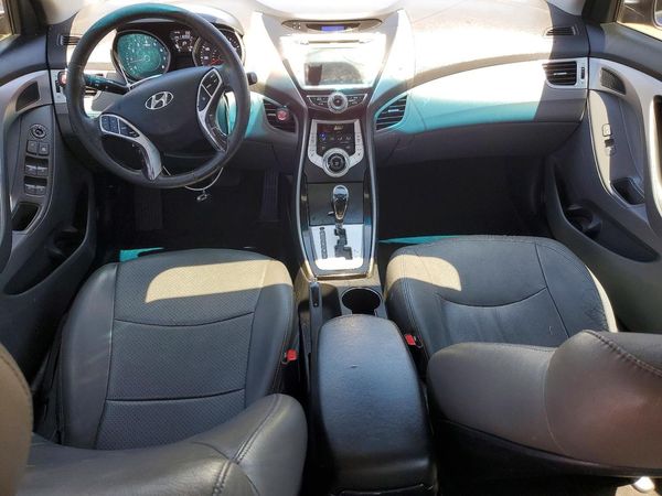 2012 HYUNDAI ELANTRA