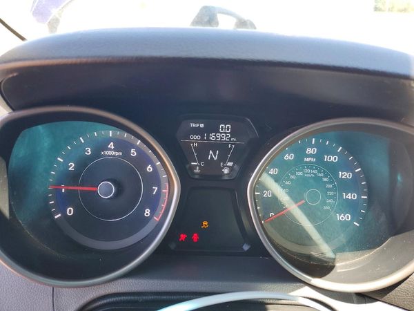 2012 HYUNDAI ELANTRA