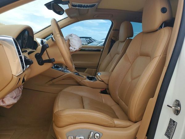 2013 PORSCHE CAYENNE S — DENT