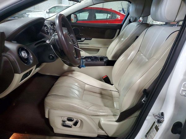 2013 JAGUAR XJ XJL Portfolio