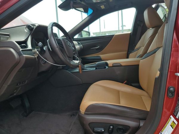 2020 LEXUS ES