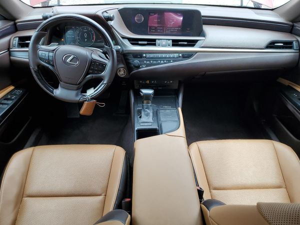 2020 LEXUS ES