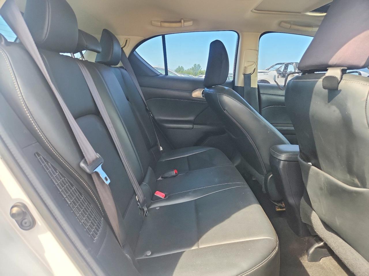 2015 LEXUS CT 200h