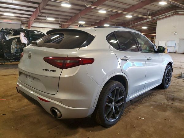 2021 ALFA ROMEO STELVIO