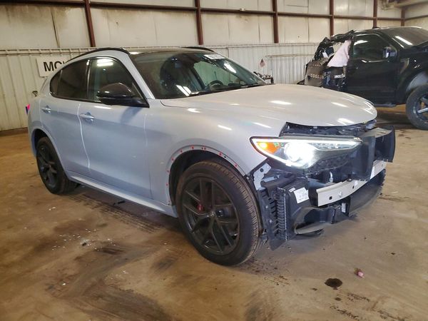 2021 ALFA ROMEO STELVIO