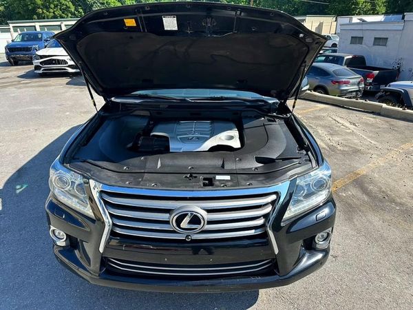 2015 LEXUS LX 570