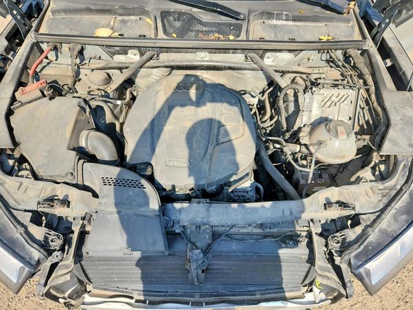 2019 AUDI Q5 — Engine bay