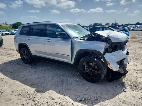 2023 JEEP GRAND CHEROKEE Laredo, Altitude