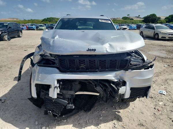 2023 JEEP GRAND CHEROKEE Laredo, Altitude