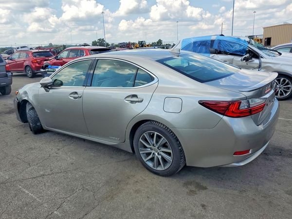 2018 LEXUS ES 300h