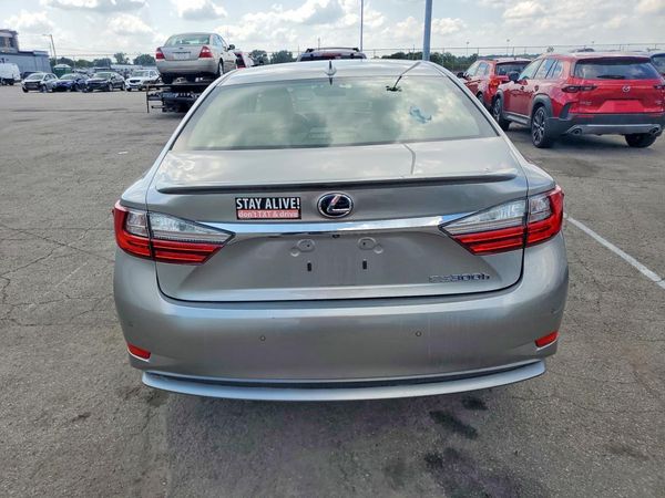 2018 LEXUS ES 300h