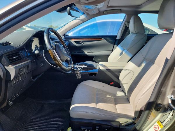 2018 LEXUS ES 300h