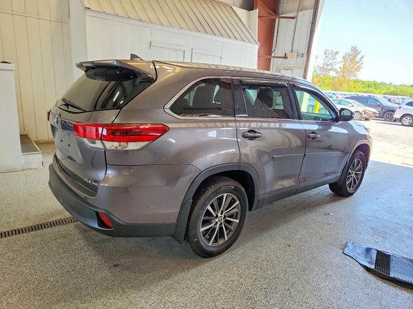 2019 TOYOTA HIGHLANDER SE/XLE