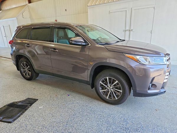 2019 TOYOTA HIGHLANDER SE/XLE