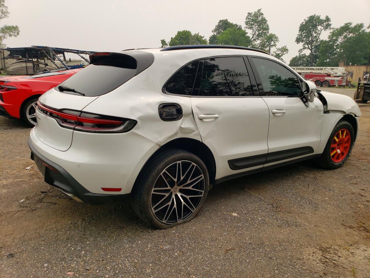 2022 PORSCHE MACAN
