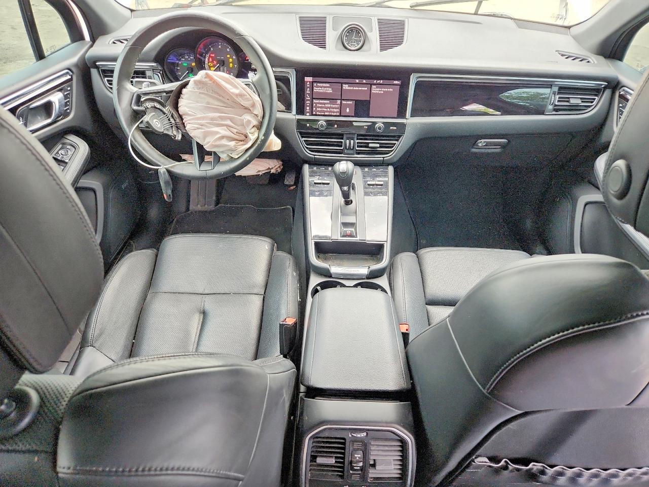 2022 PORSCHE MACAN