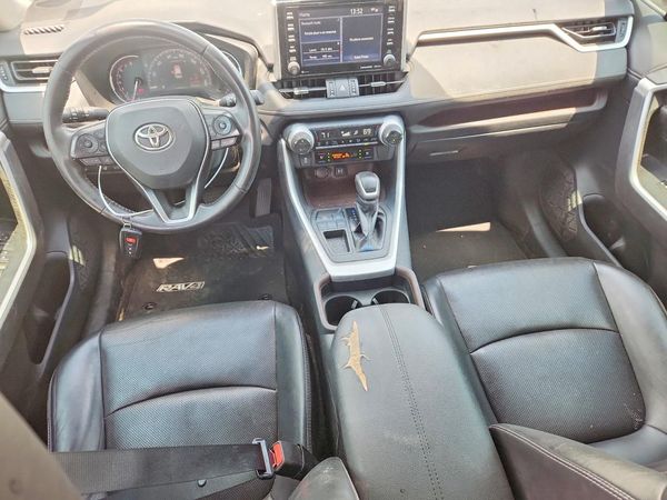 2019 TOYOTA RAV4 Limited