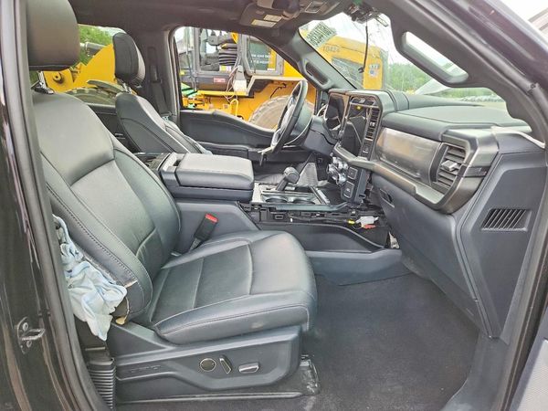 2025 FORD F150 Lariat