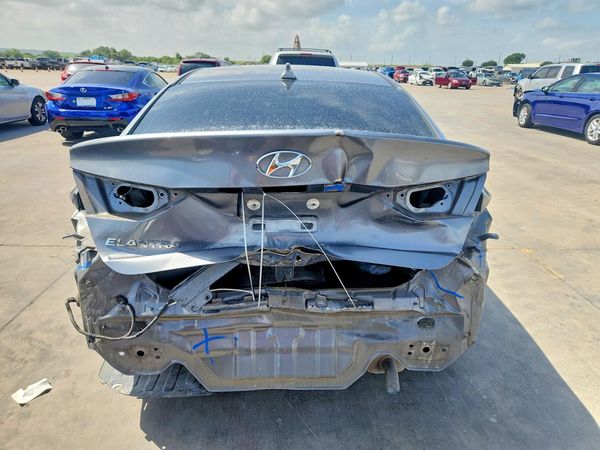 2018 HYUNDAI ELANTRA