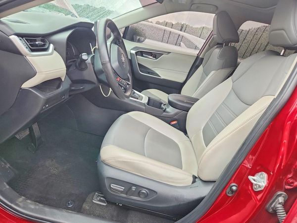 2023 TOYOTA RAV4 XLE Premium
